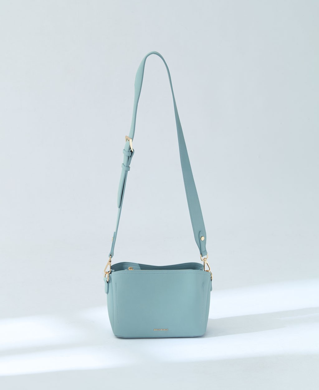 Lightweight wide crossbody bag